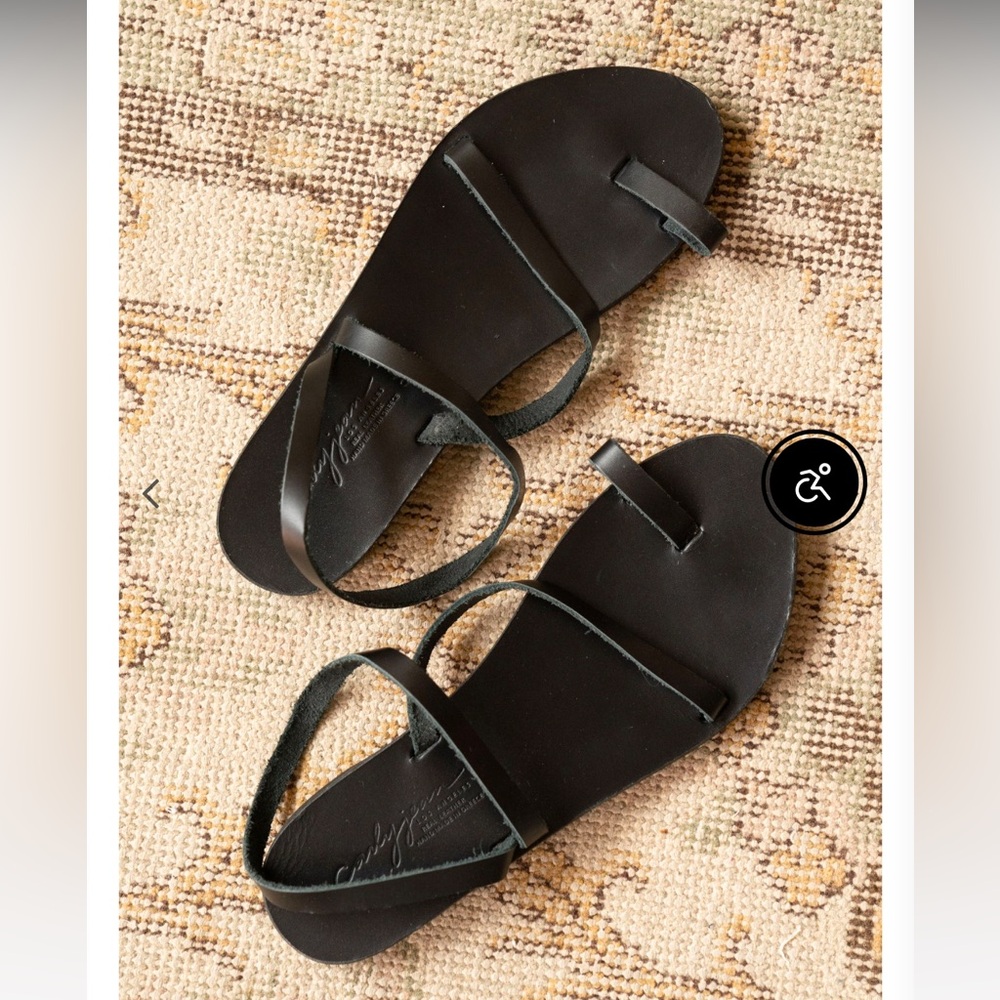 Carly Jean Los Angeles Rhodes Black Sandals